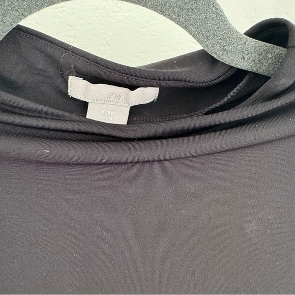 H&M Top - Picture 3 of 4